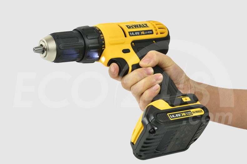 Máy khoan cầm tay thương hiệu Dewalt